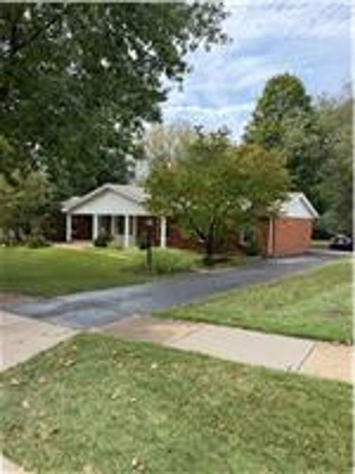 131 Portico Dr - Photo 3 of 47