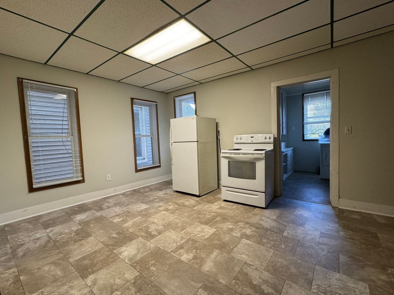 42 Filbert St - Photo 3 of 15