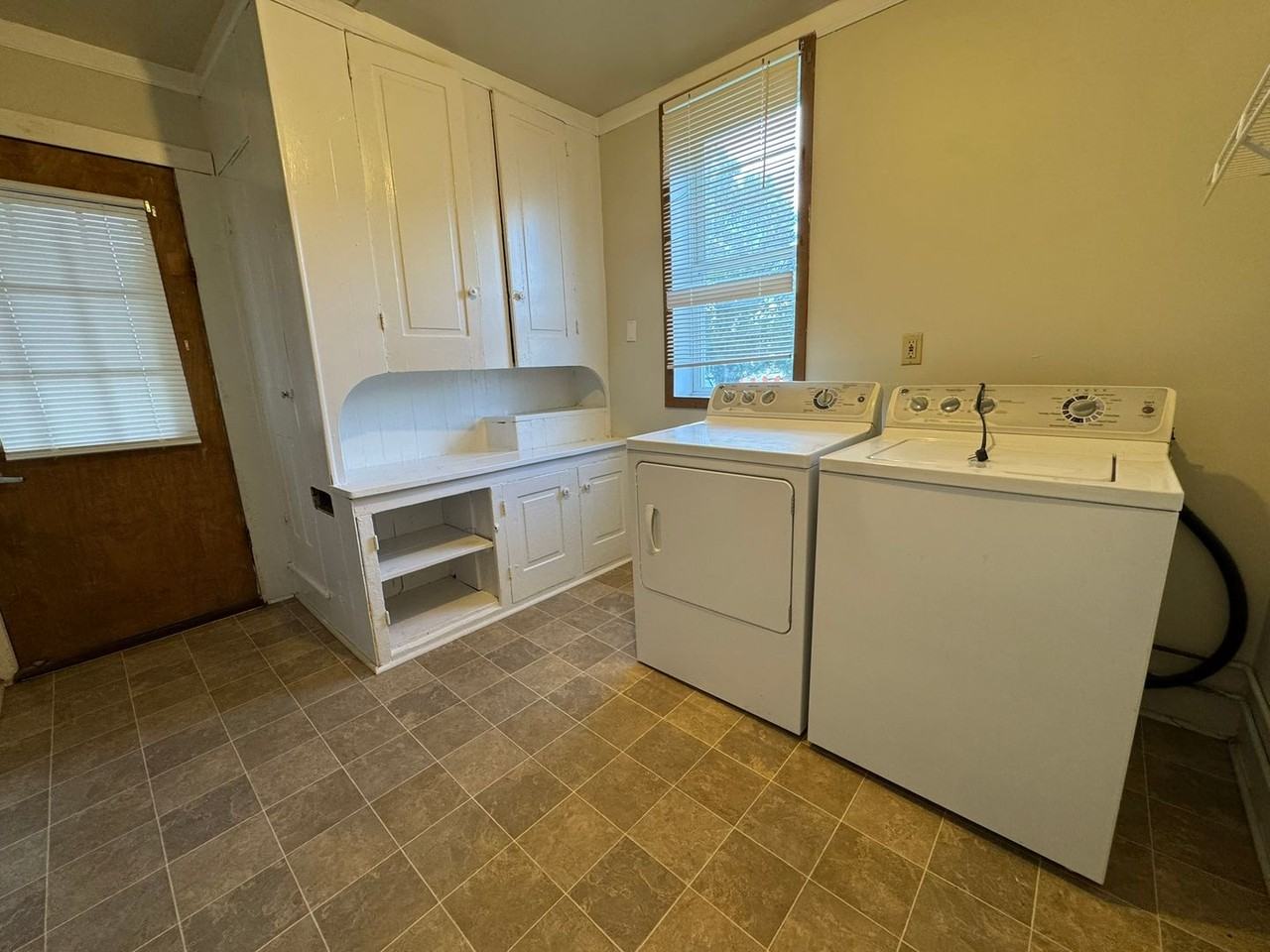 42 Filbert St - Photo 6 of 15