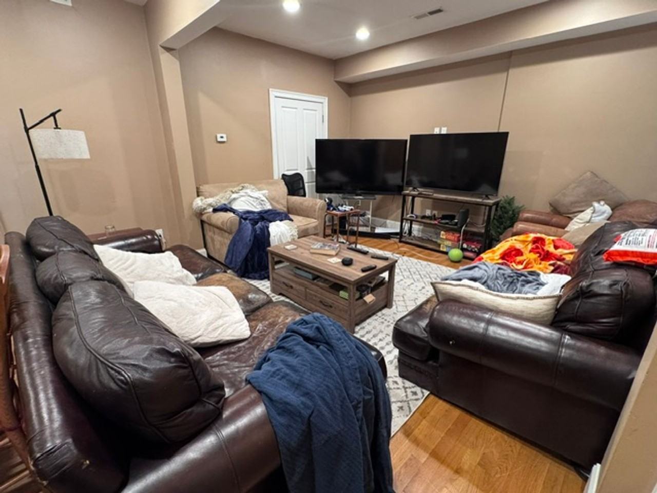 1598 Beacon St - Photo 3 of 11
