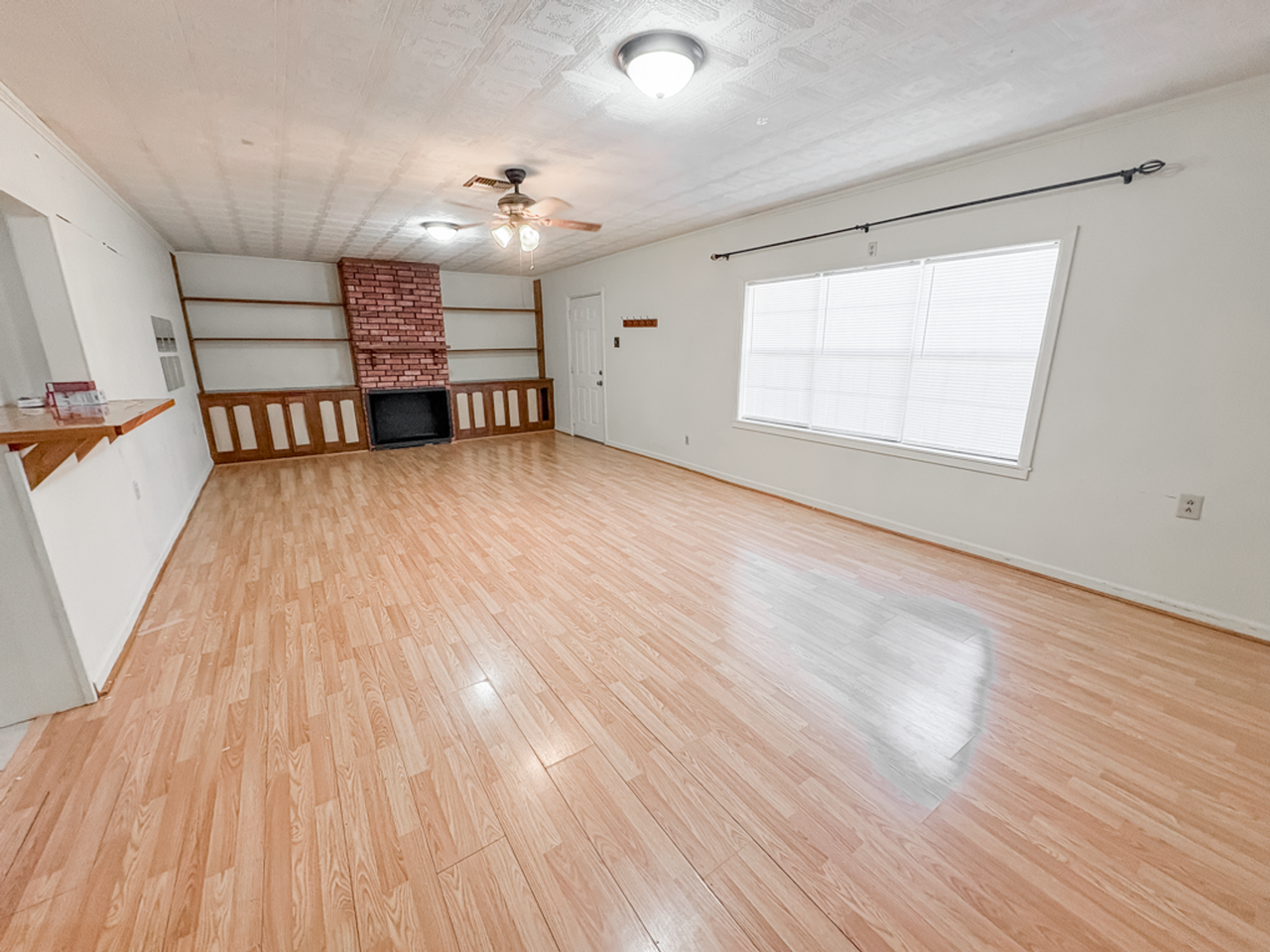 205 Lana Dr - Photo 5 of 18