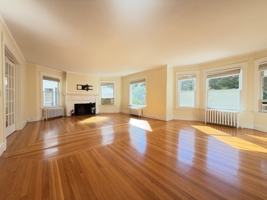 featured image of 323 Willow St