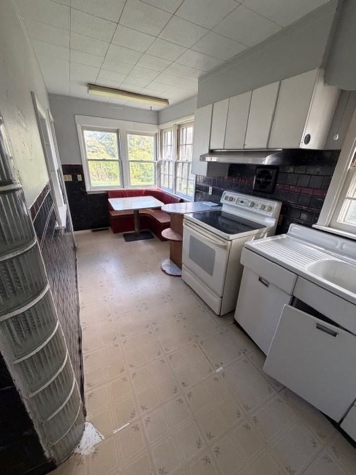 3119 Garretson Ave - Photo 6 of 13