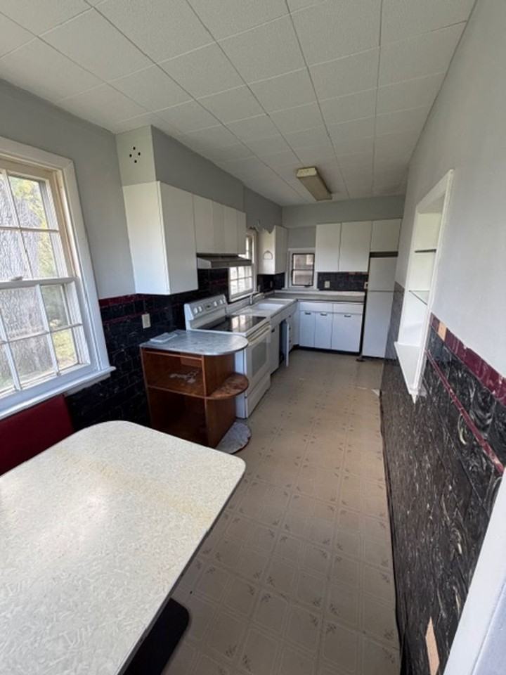 3119 Garretson Ave - Photo 7 of 13