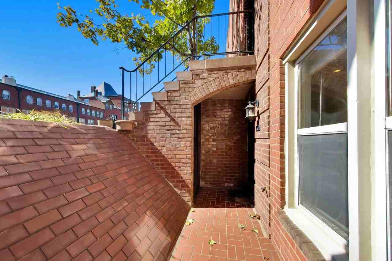 32 15th St Ne #32 - Photo 4 of 37