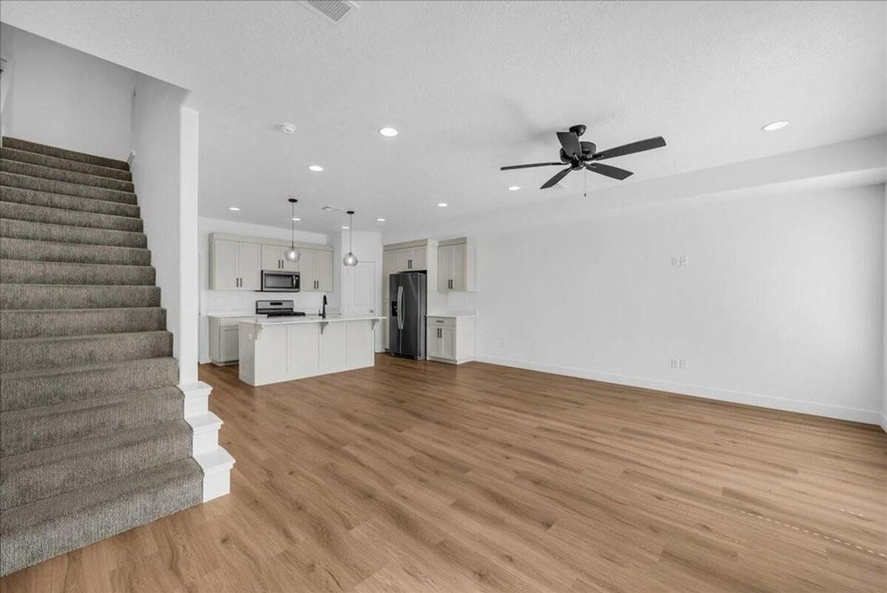 2632 E Wake Forest Ln - Photo 3 of 19