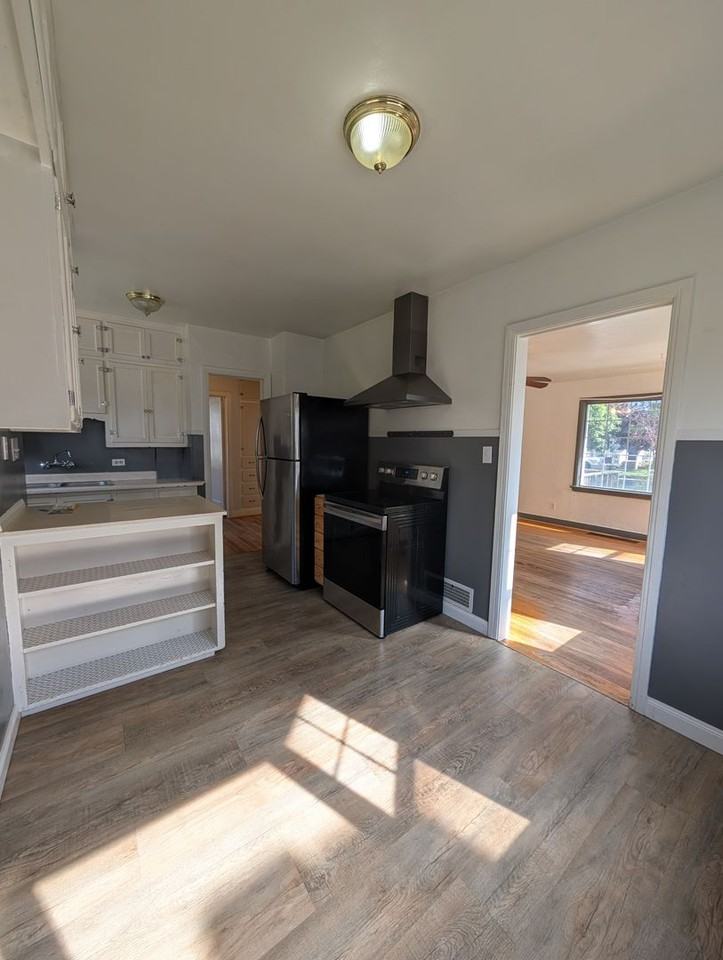 143 Polk St - Photo 6 of 20
