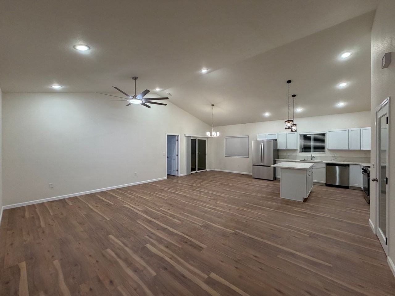 584 Wedge Ln - Photo 3 of 26
