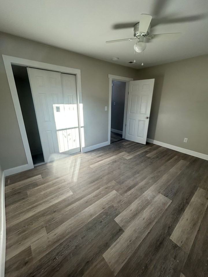 2504 N Rankin Ave - Photo 2 of 12