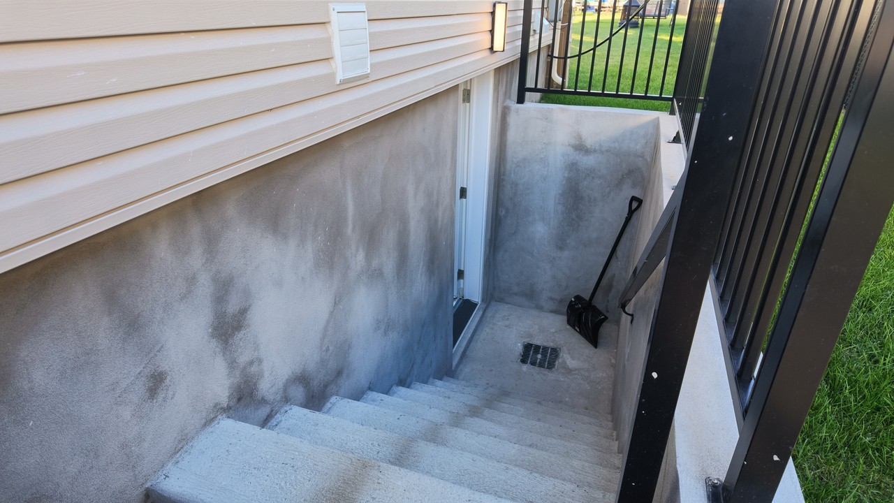 590 Rue François-Xavier-Garneau #590a - Photo 3 of 33