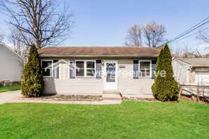 featured image of 2458 Lincoln Ave