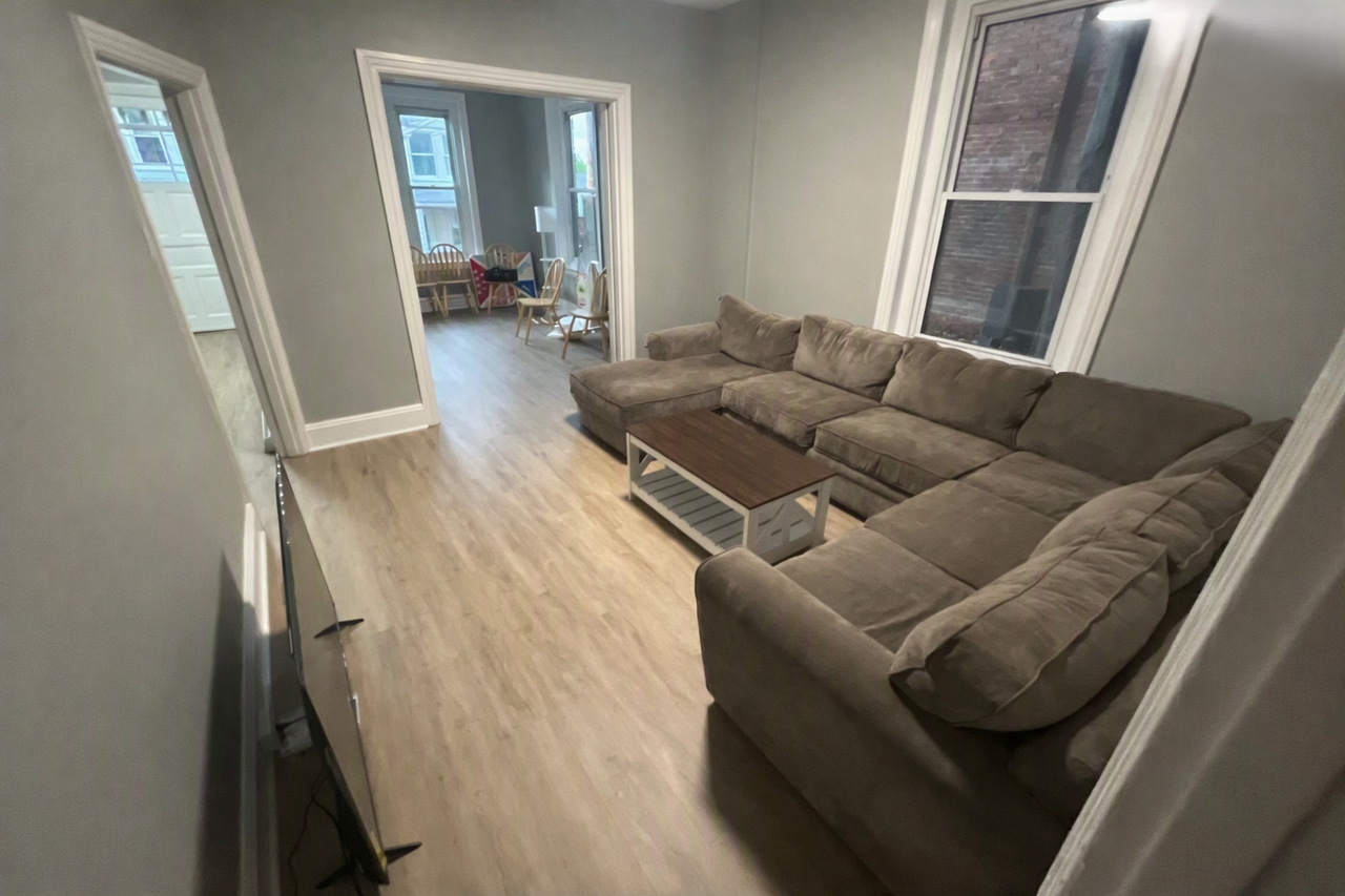 320 W Packer Ave - Photo 3 of 16