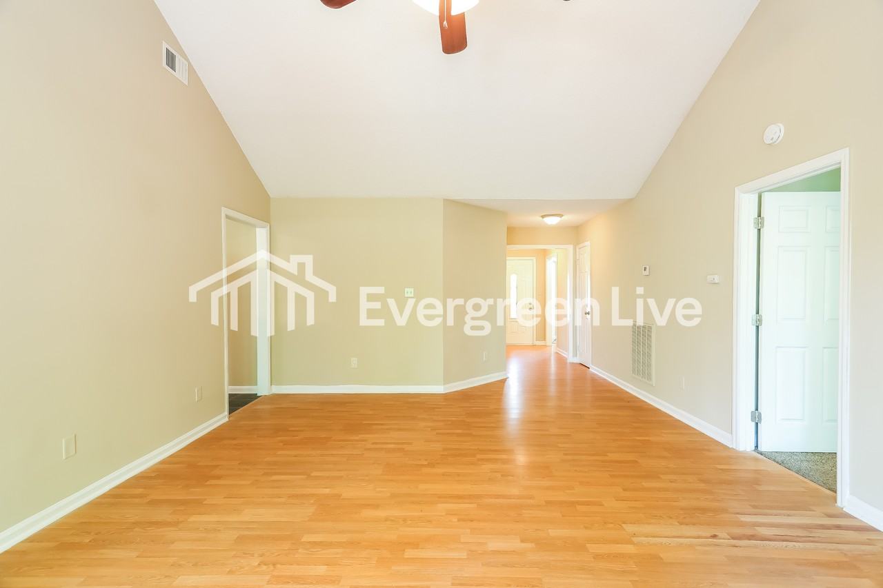 4636 Lakes Edge Cv - Photo 3 of 15