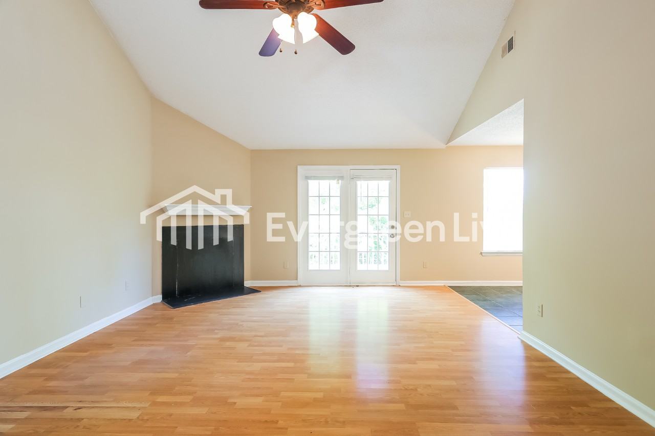 4636 Lakes Edge Cv - Photo 4 of 15