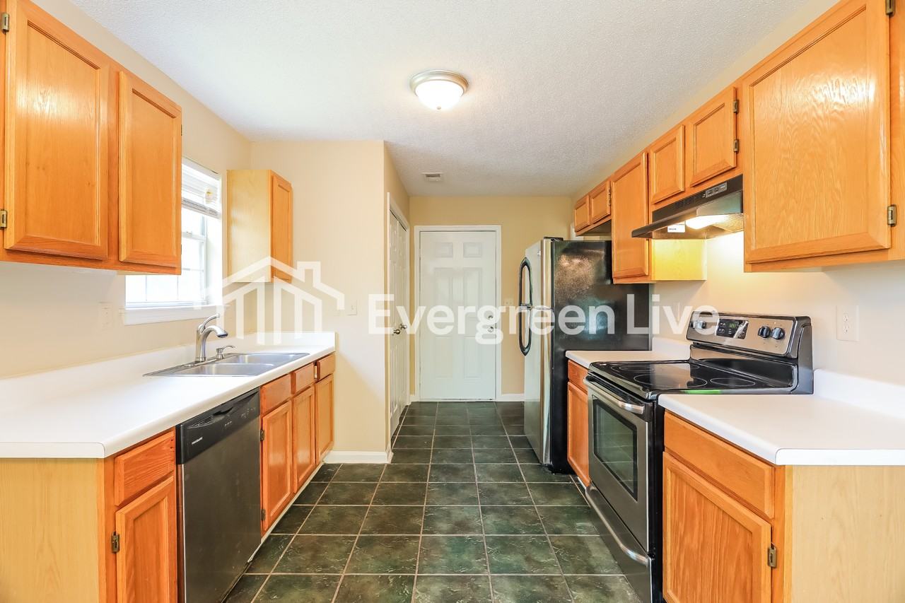 4636 Lakes Edge Cv - Photo 6 of 15