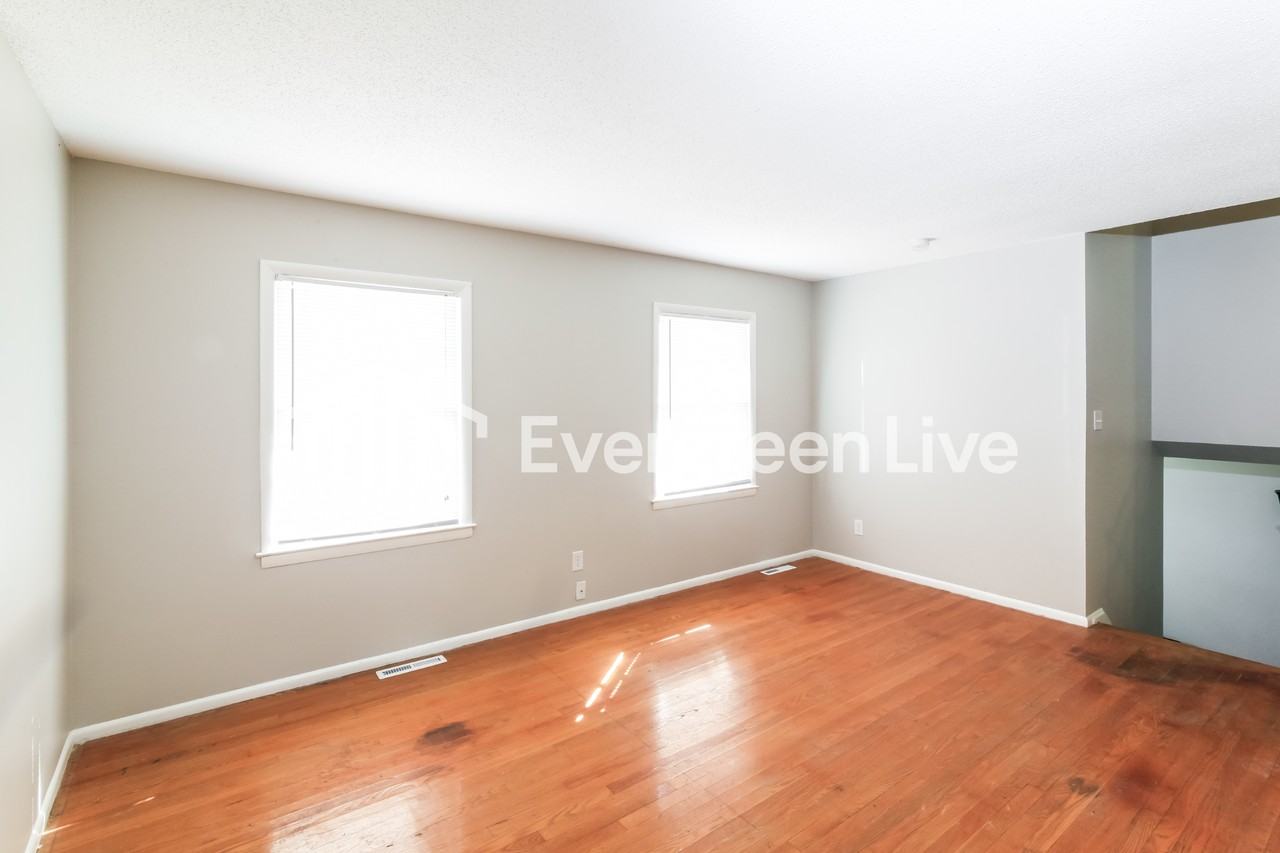 12002 Belmont Ave - Photo 6 of 8