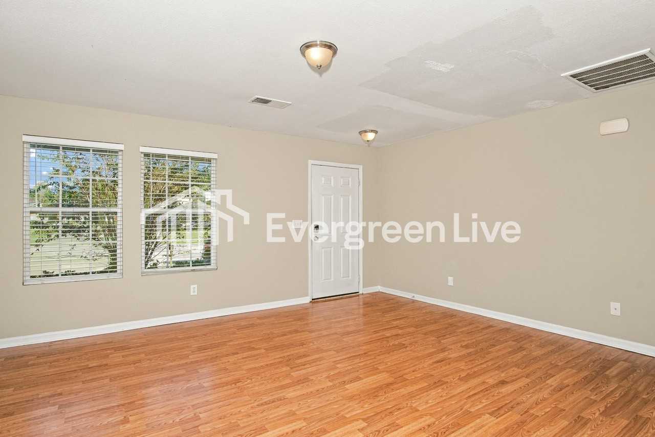 138 Belle Haven Dr - Photo 3 of 15