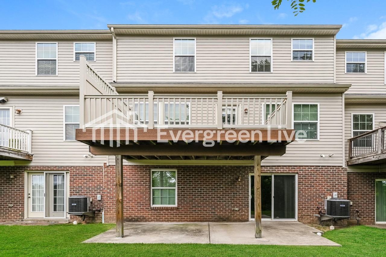 146 Kensington Dr - Photo 2 of 4