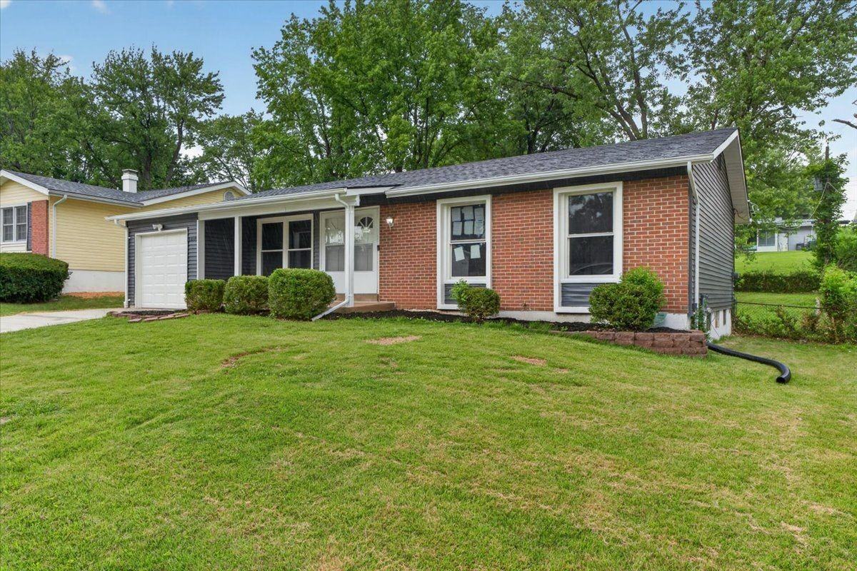 11644 Altozano Ln - Photo 2 of 40
