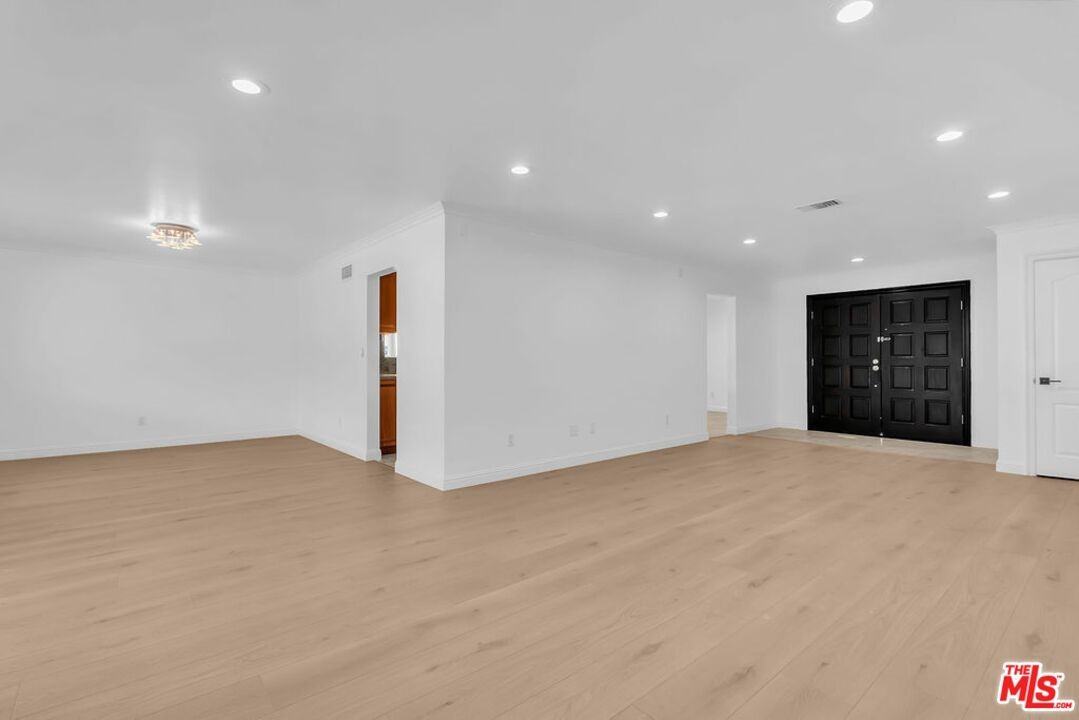 12313 Jolette Ave - Photo 2 of 30