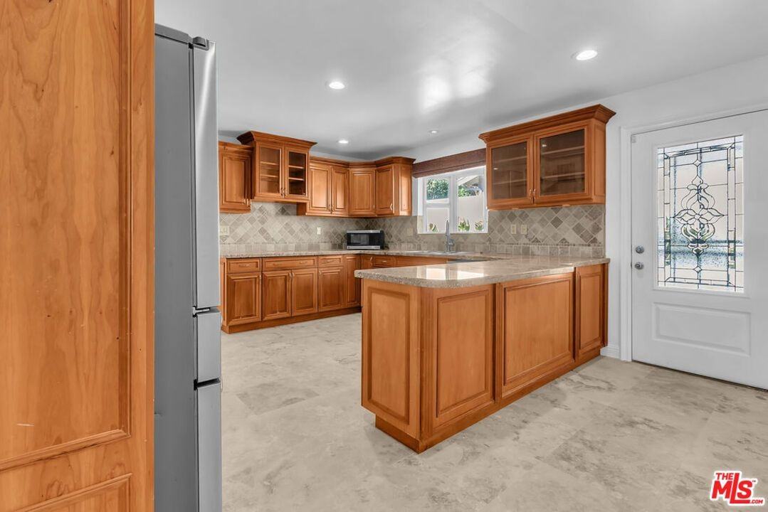 12313 Jolette Ave - Photo 6 of 30