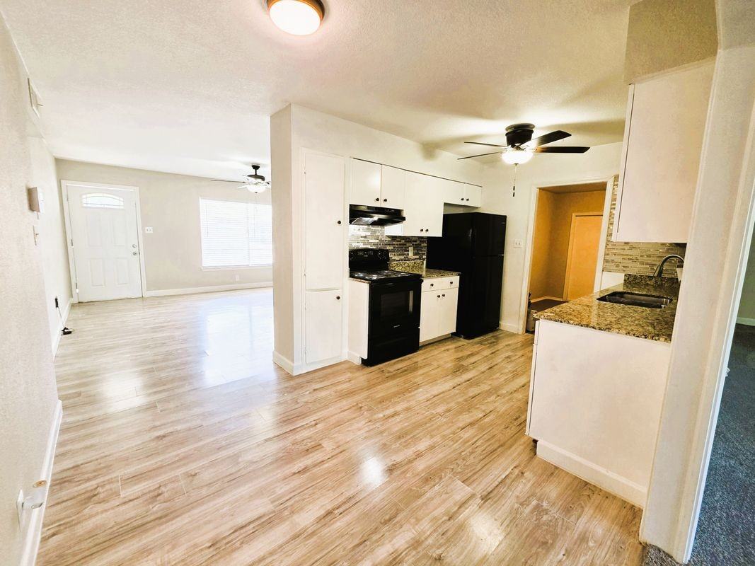 7823 Bronco Ln - Photo 6 of 26