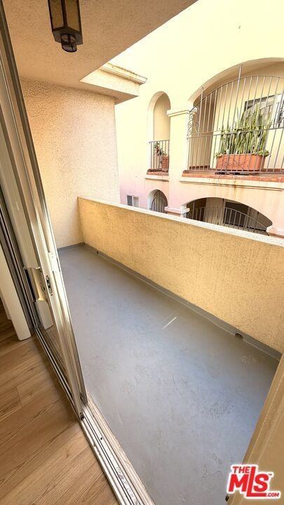 1220 Wellesley Ave ##7 - Photo 2 of 20