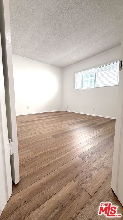 1220 Wellesley Ave ##7 - Photo 4 of 20