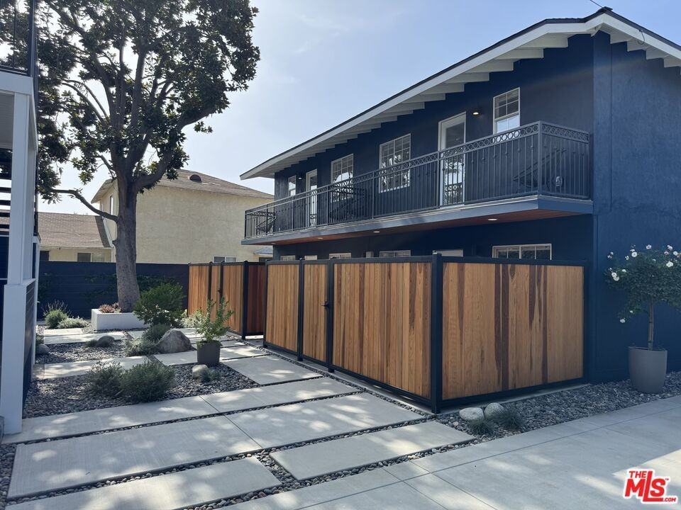 753 N Garfield Ave - Photo 4 of 22