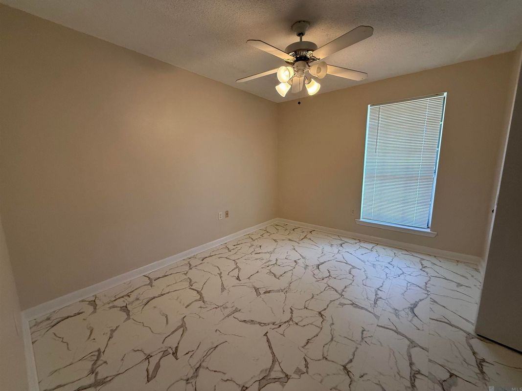 1711 S Park Ave - Photo 4 of 11
