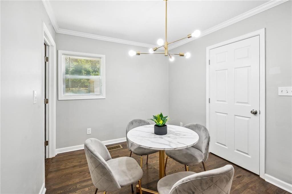 858 Linda Way - Photo 7 of 26