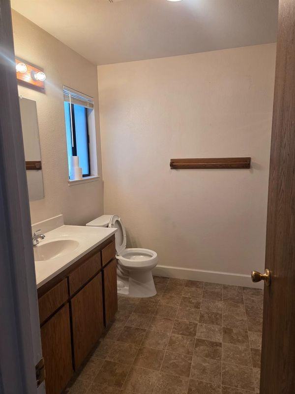 223 Woodland Ave - Photo 6 of 11