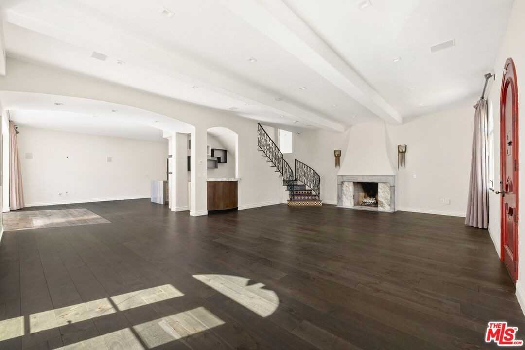 1743 Courtney Ave - Photo 2 of 28