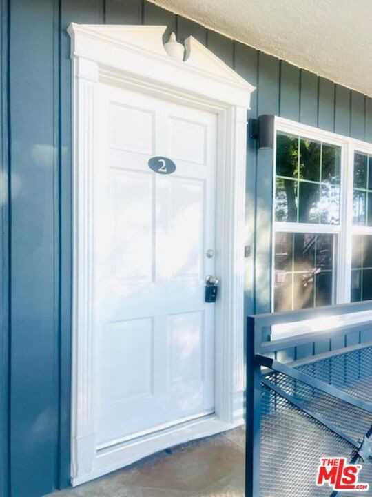 938 W Glenoaks Blvd ##3 - Photo 5 of 21