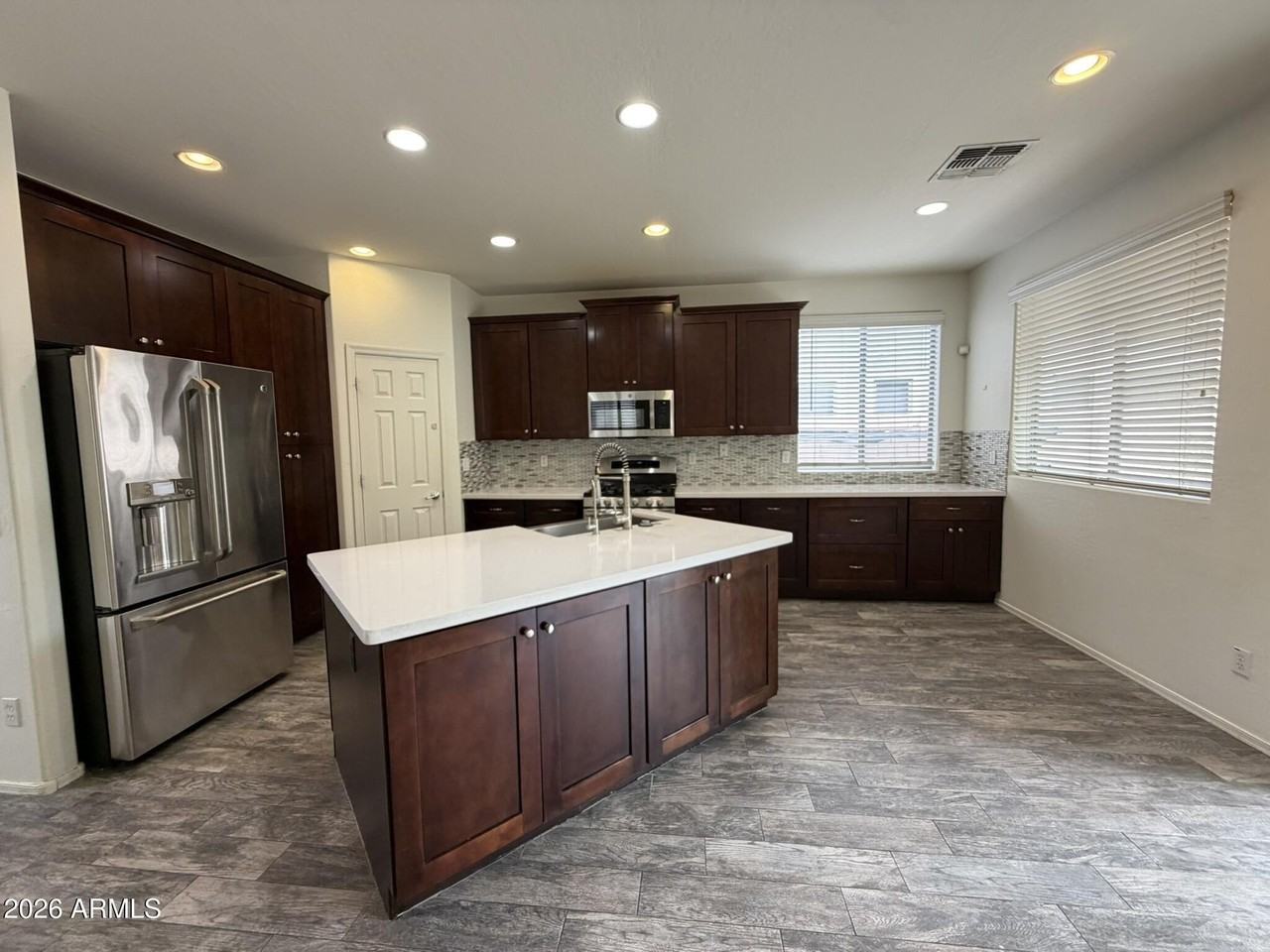 3305 E Hawk Pl - Photo 7 of 38
