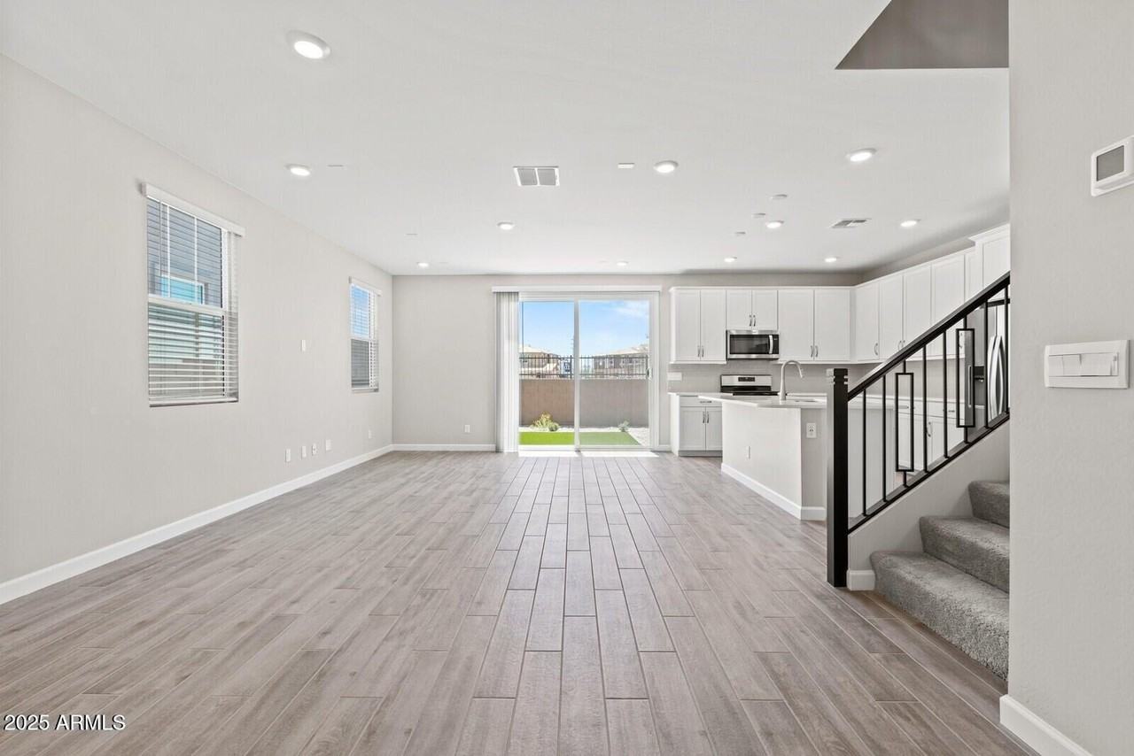 21047 N 58th Way - Photo 5 of 42