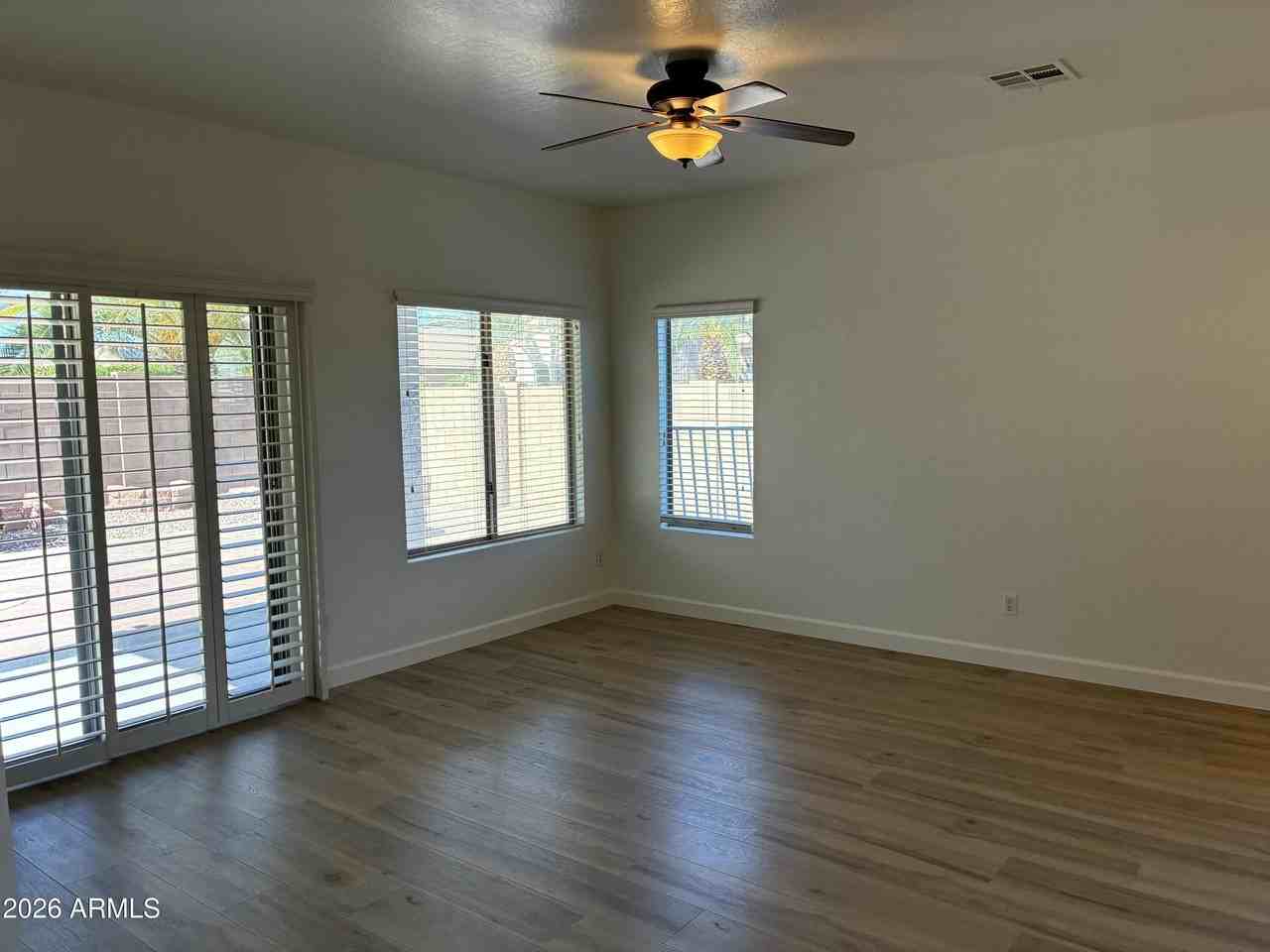 16530 N 149th Ct - Photo 7 of 43