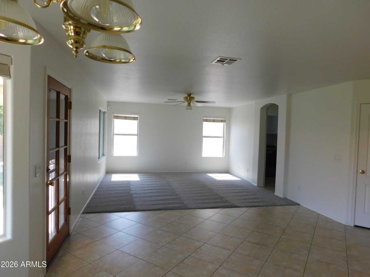 501 W Laredo Ave - Photo 3 of 25