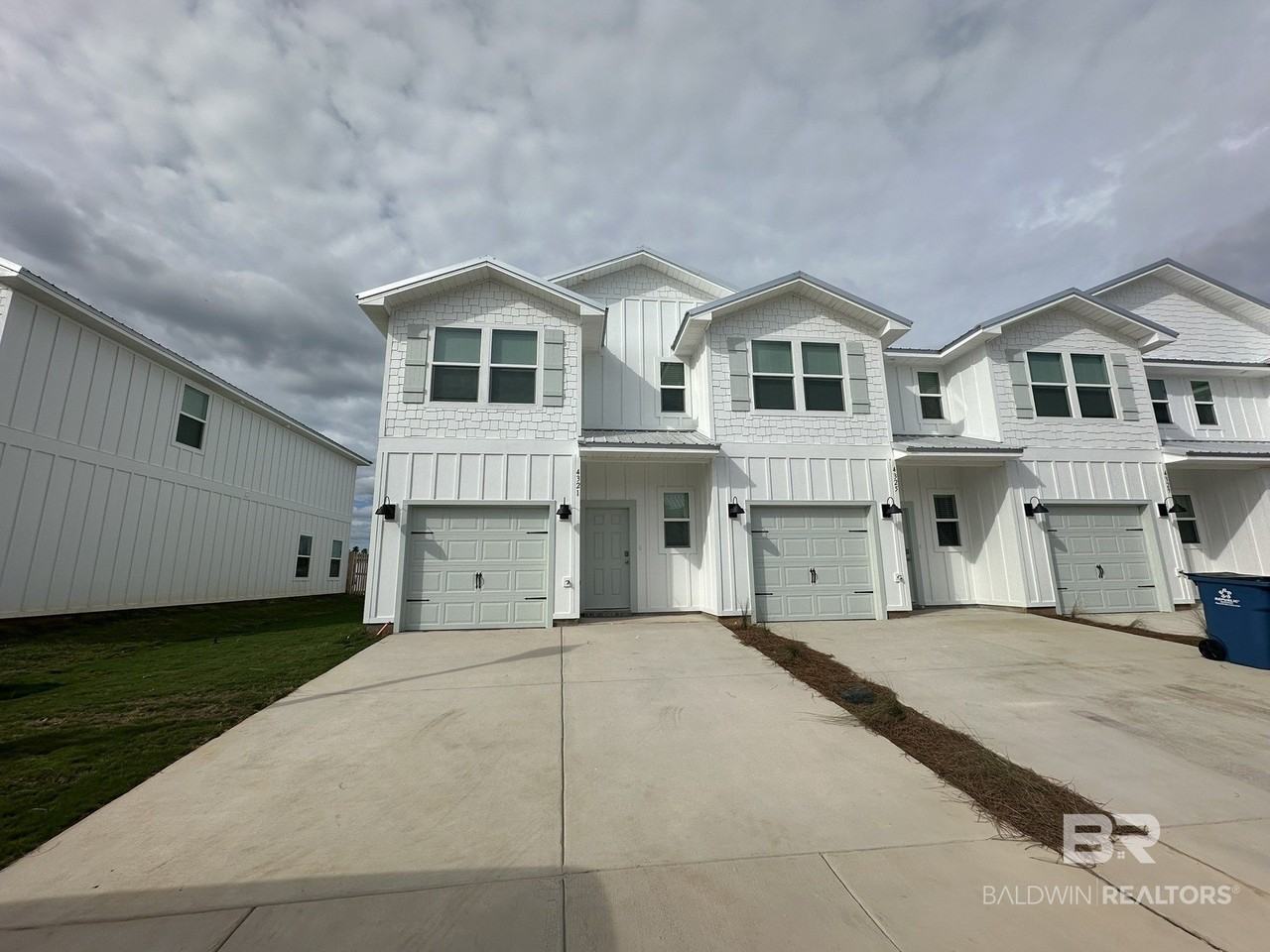 4321 Lost Bay Dr - Photo 2 of 13