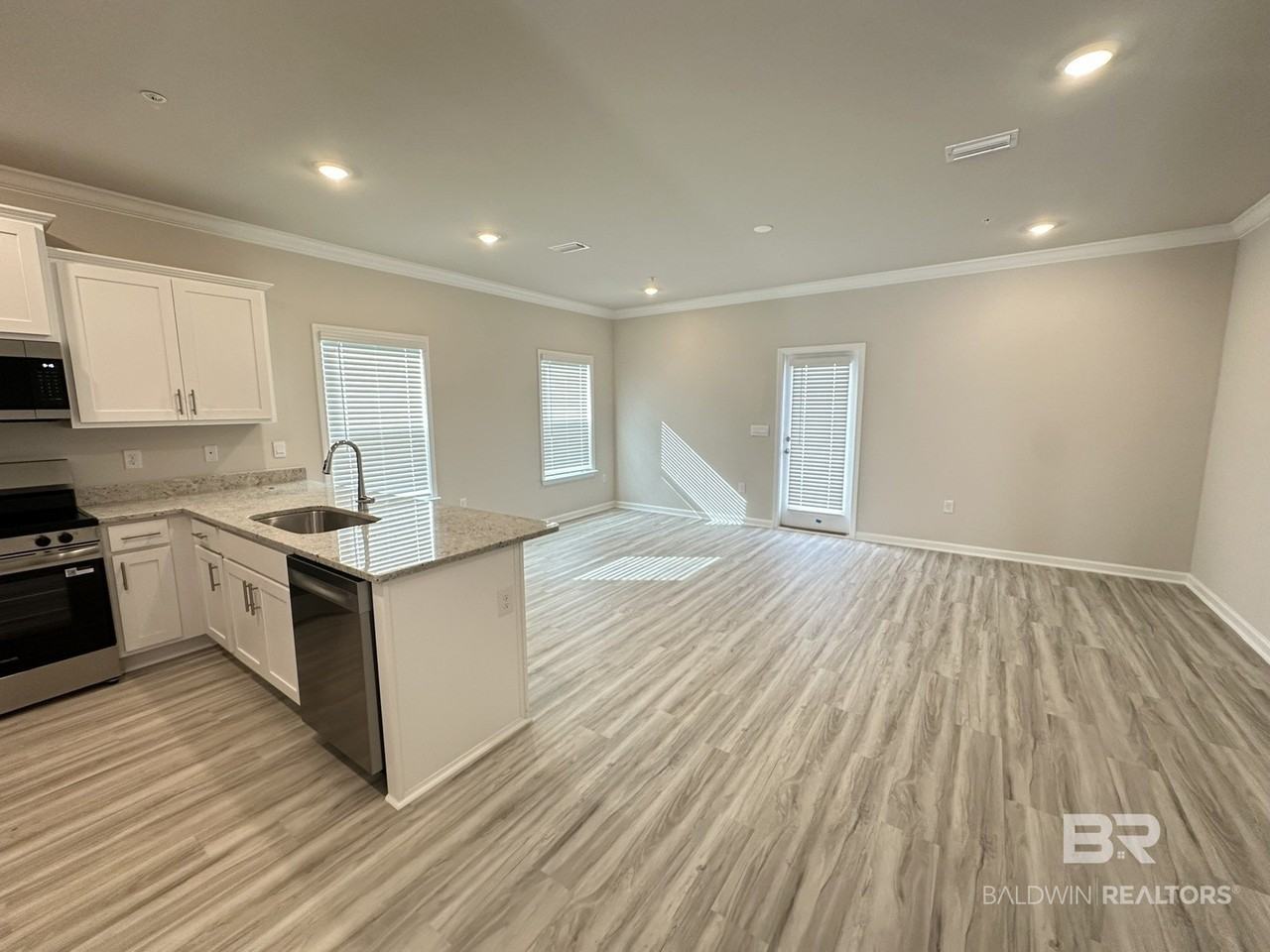 4321 Lost Bay Dr - Photo 5 of 13