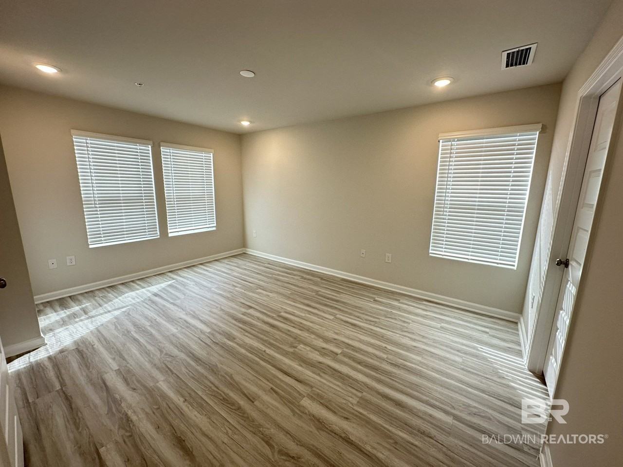 4321 Lost Bay Dr - Photo 7 of 13