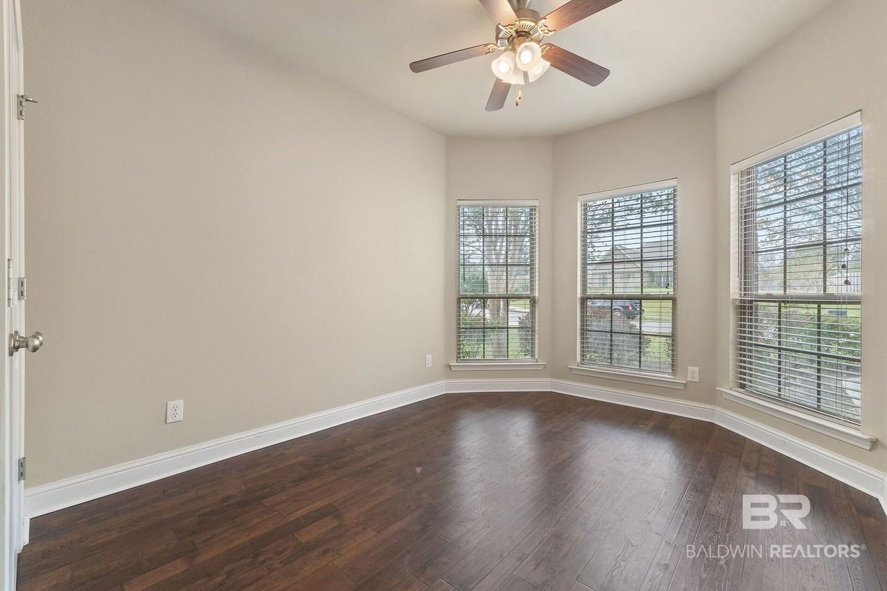 10686 Dunmore Dr - Photo 6 of 32