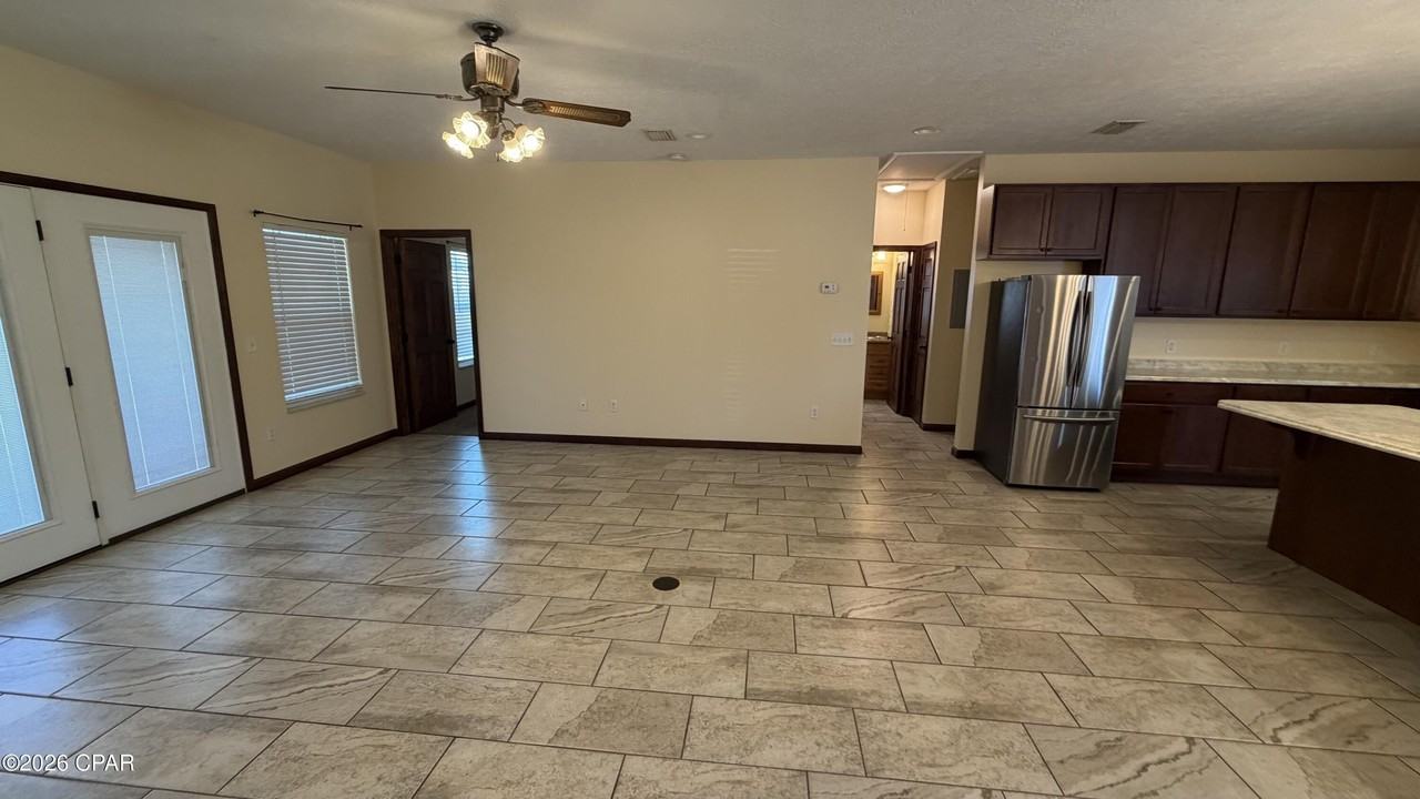 411 S Berthe Ave - Photo 5 of 19