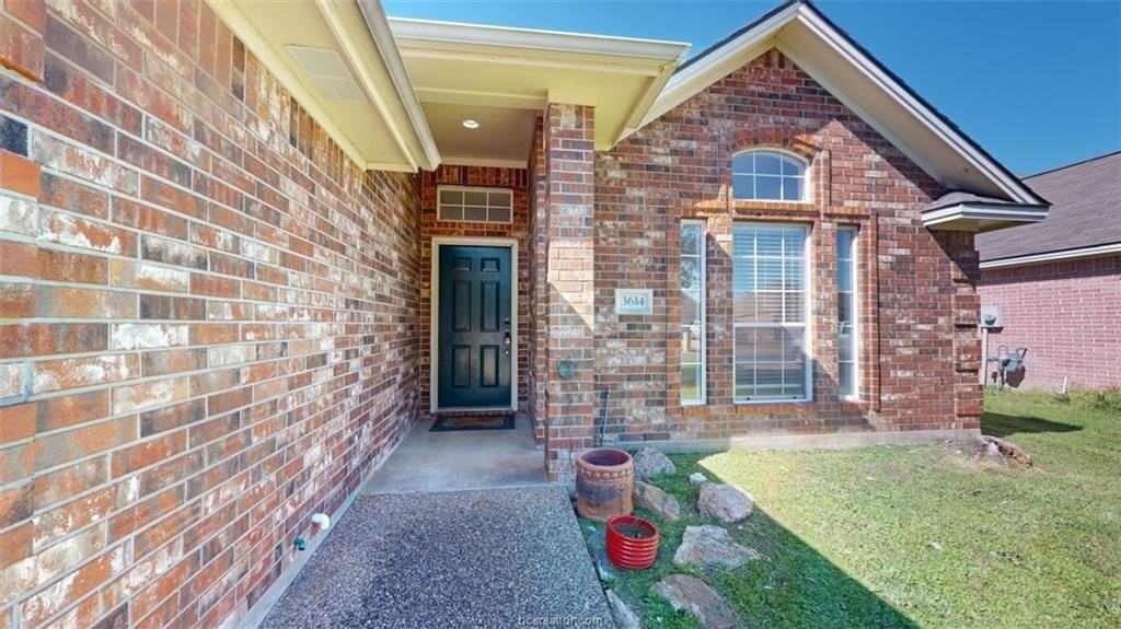 3614 Graz Dr - Photo 2 of 31