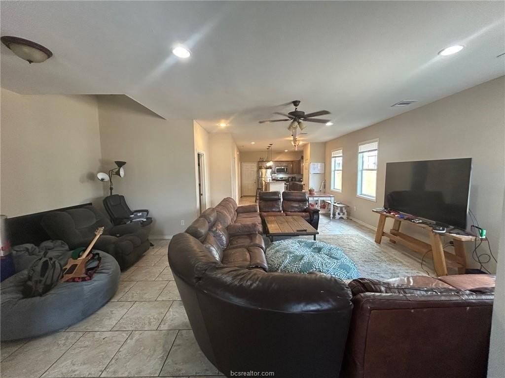 4404 Aspen St - Photo 4 of 19