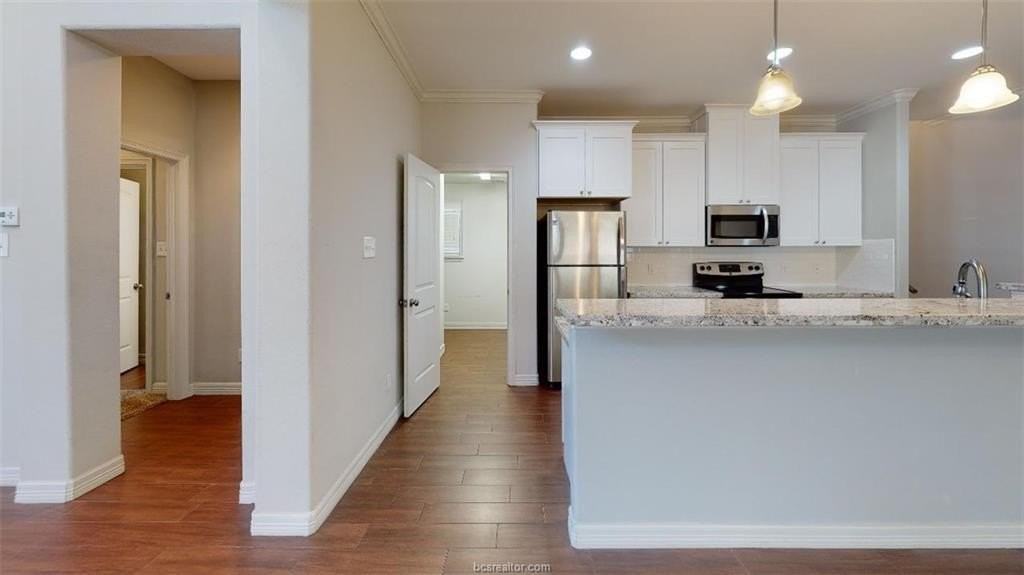 302 Gilchrist Ave - Photo 5 of 25