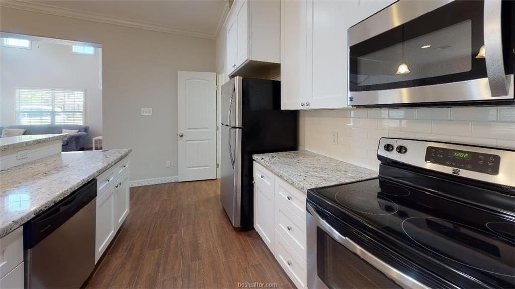 302 Gilchrist Ave - Photo 6 of 25
