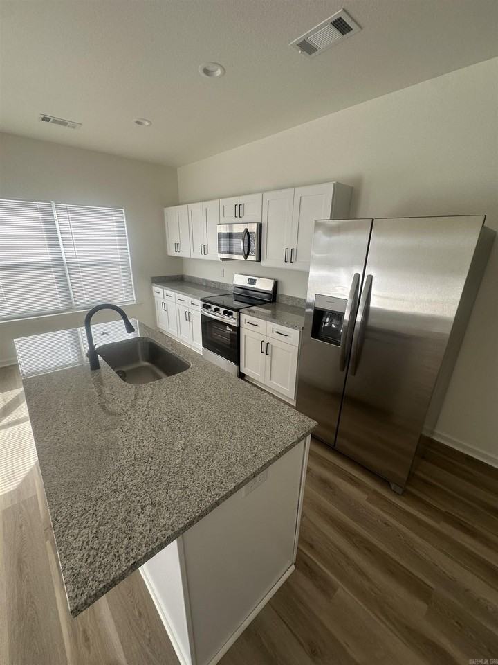 1016 S Ringo St #A - Photo 4 of 13