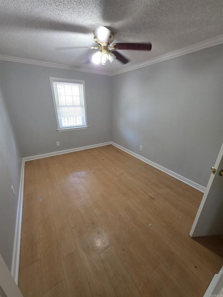 301 S Border St #F - Photo 3 of 5