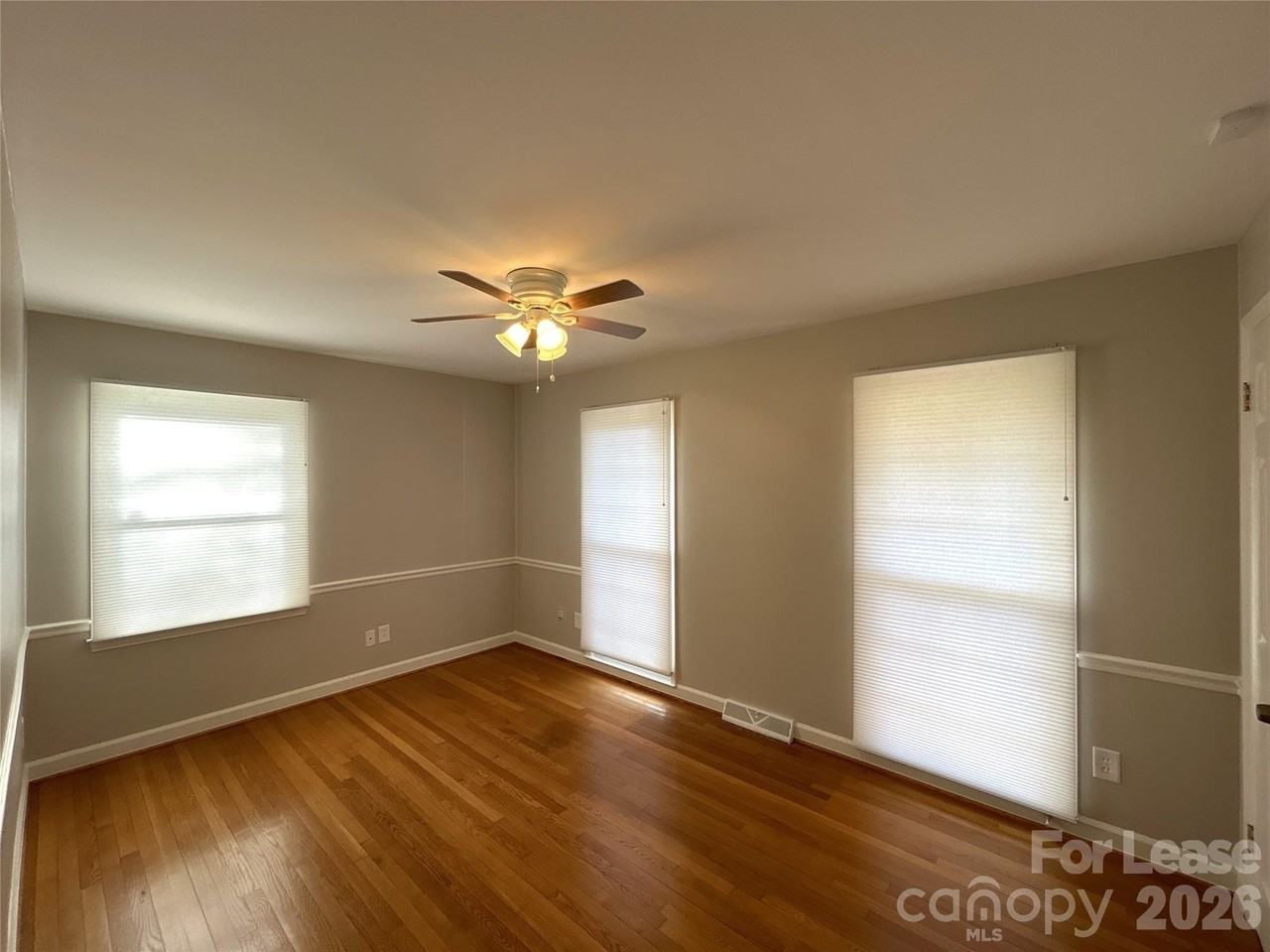 4911 Fairheath Rd - Photo 7 of 20